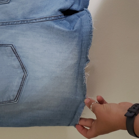 KanCan jean shorts, light wash, button fly, size 8/29 High Stretch Beach Vaca - Picture 11 of 11